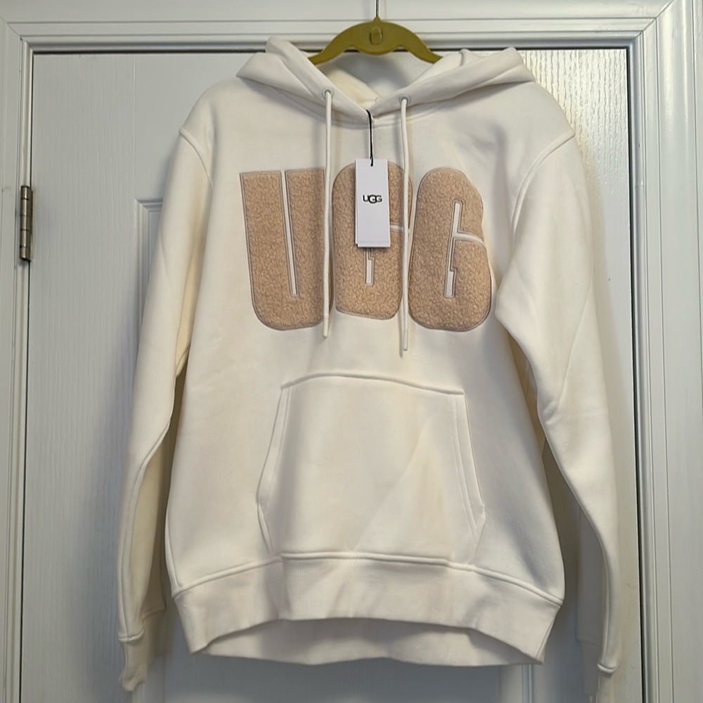 UGG Rey UGGfluff Logo Hoodie in Nimbus/Sand size Large brand new with tags cute!